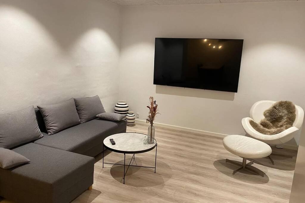 Central Kaelder Lejlighed Apartment Give Екстериор снимка